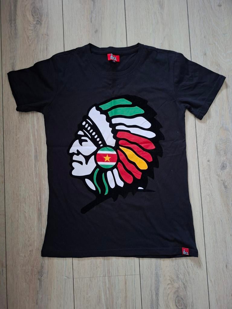 Zwart Suriname T-shirt
- maat 146 - nooit gedragen, Meisje, Nieuw, Ophalen of Verzenden, Shirt of Longsleeve