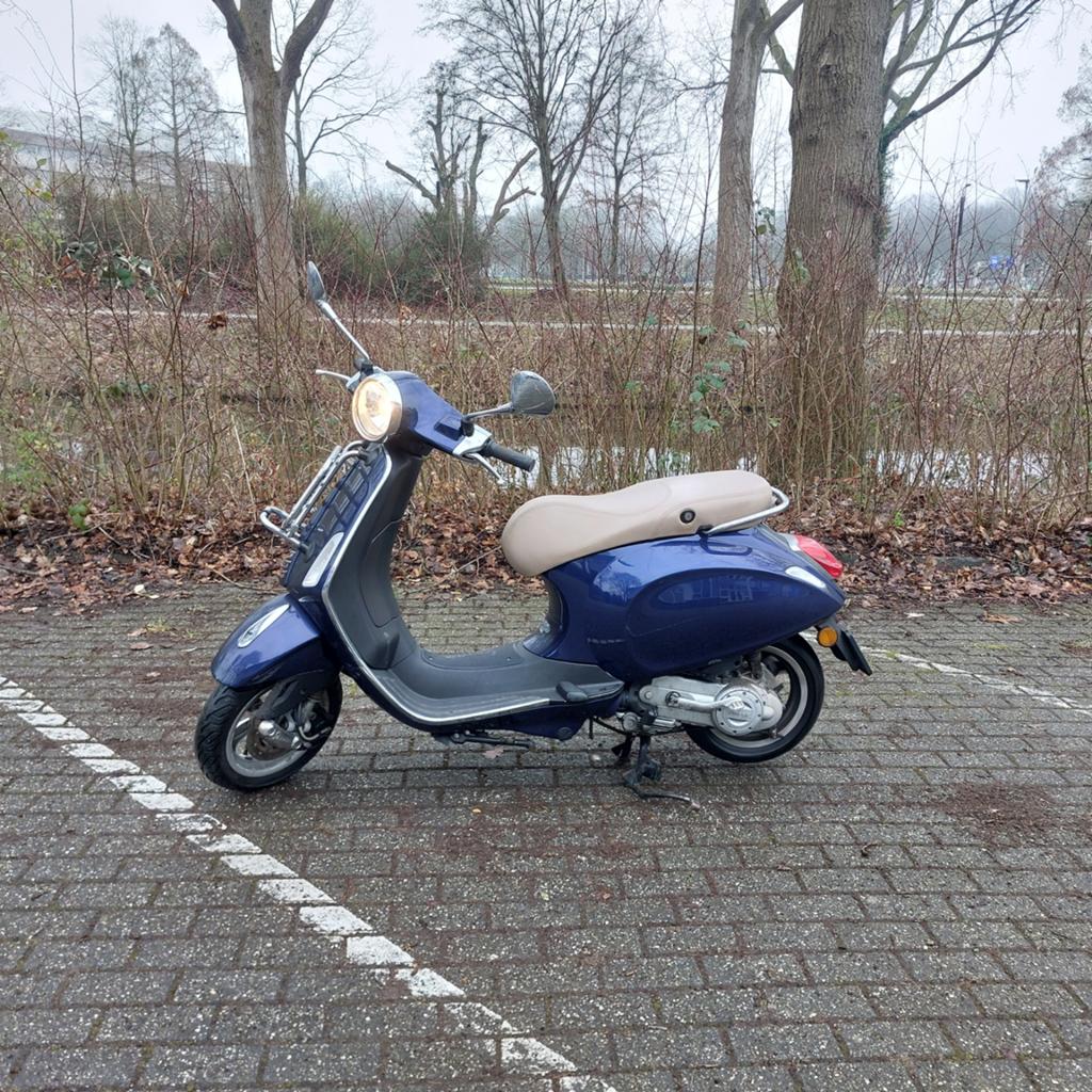 Vespa Primavera 4T, Ophalen, Overige modellen, Maximaal 45 km/u, Zo goed als nieuw