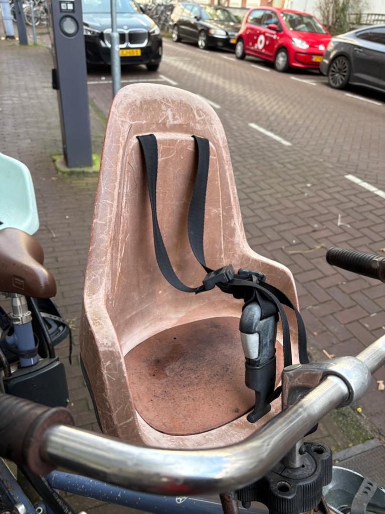 Bobike bruin voorzitje, Fietsen en Brommers, Fietsaccessoires | Fietsstoeltjes, Ophalen, Gebruikt, Voetsteuntjes, Voorzitje