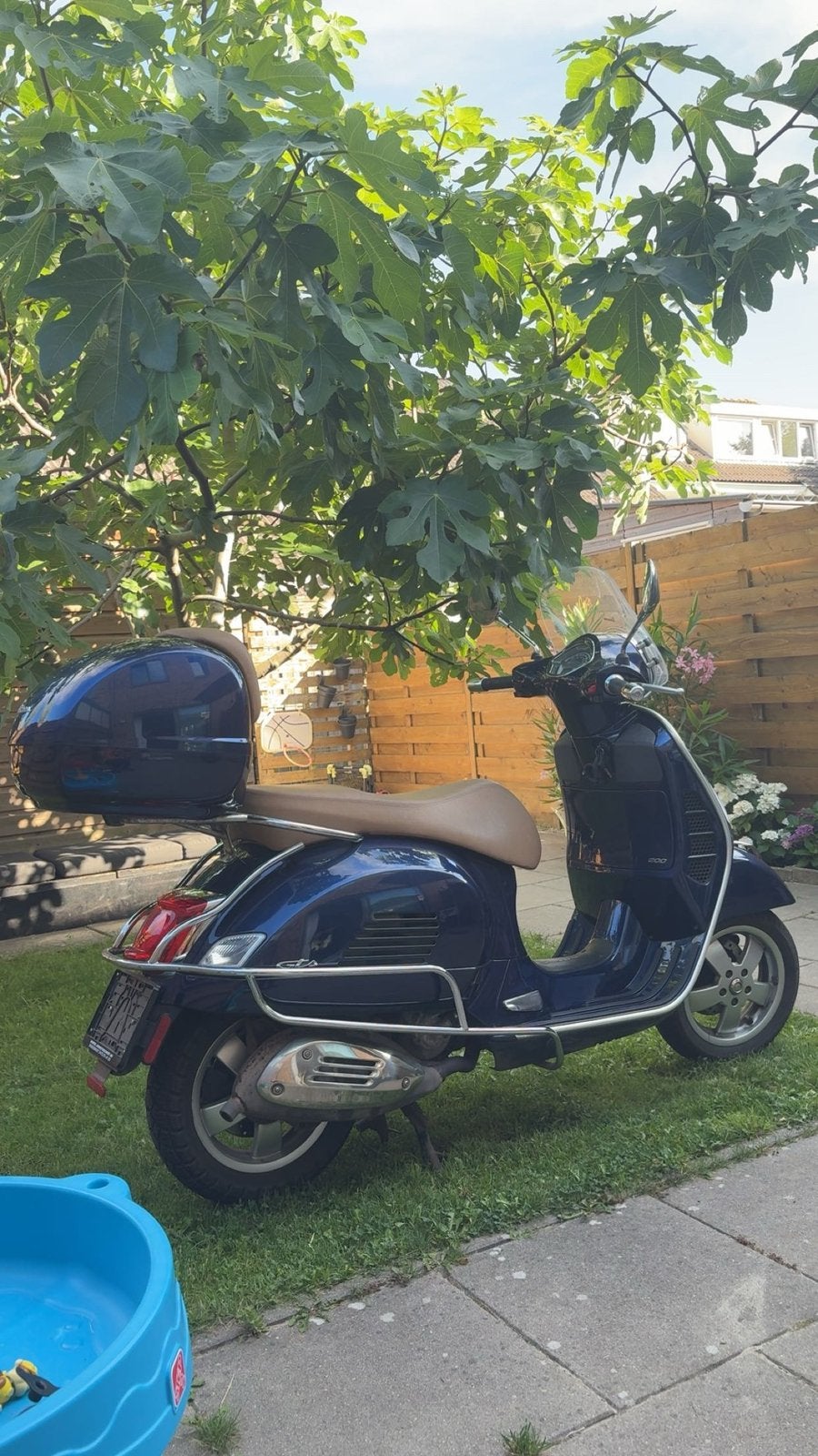 Vespa Gts 300, Particulier, 1 cilinder, 12 t/m 35 kW, LED Verlichting