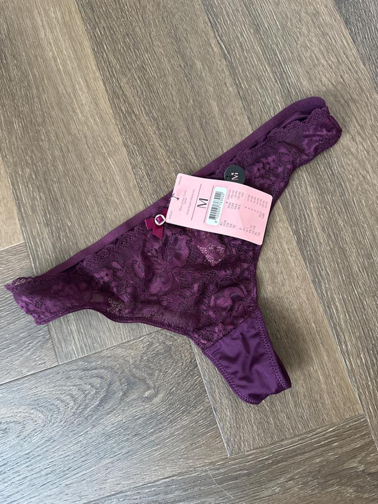 Nieuwe kanten slipjes met prijskaartje - Maat M, Kleding | Dames, Ophalen of Verzenden, Paars, Slip