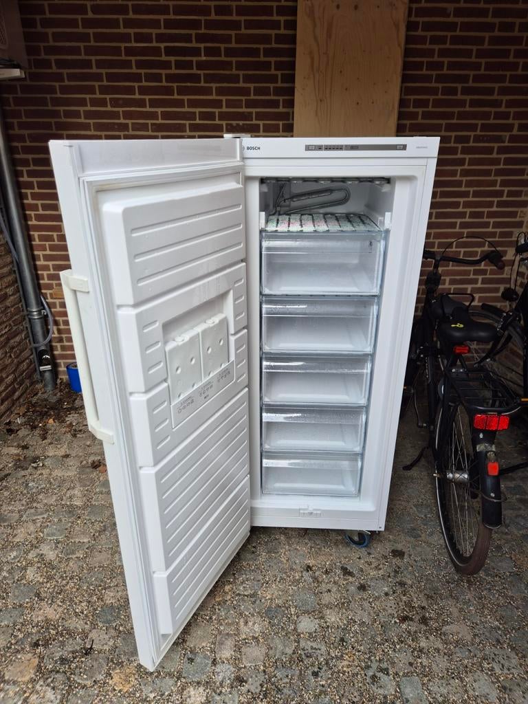 Bosch Diepvrieskast in prima staat, Gebruikt, Minder dan 60 cm, 140 tot 160 cm, Vrijstaand