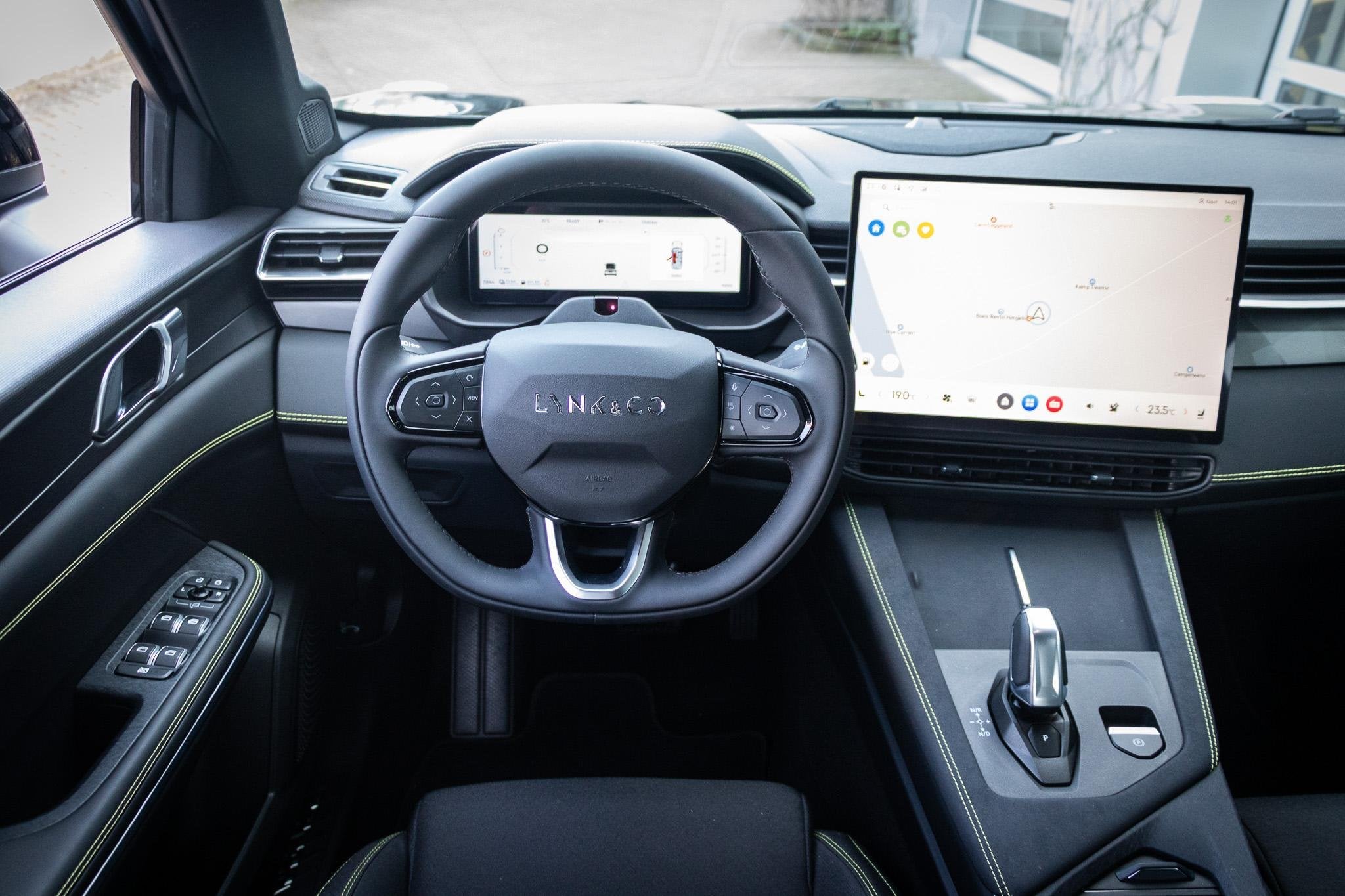 Lynk & Co 01 Plug-in Hybrid 1.5 Core | GRATIS TREKHAAK | Nie, Auto's, 4 cilinders, Automatische klimaatregeling, Alcantara, Zwart