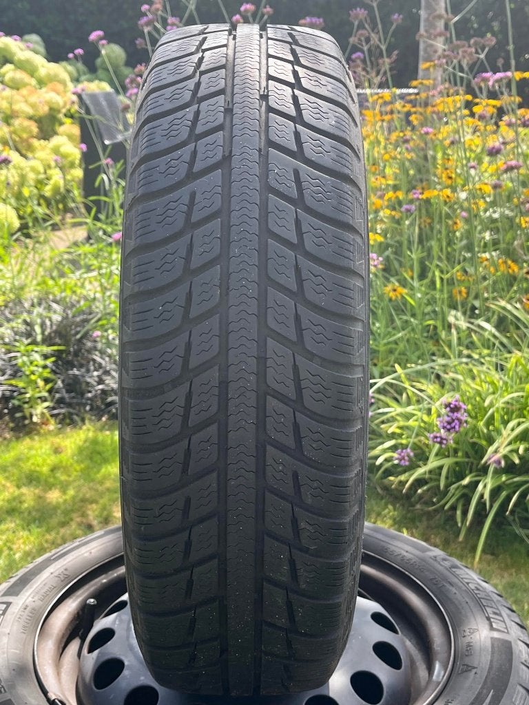 Winterbanden op velg 155-65-R14 - 1 jaar gereden Citroen C1, Auto-onderdelen, Banden en Velgen, Ophalen, 14 inch, Gebruikt, 155 mm