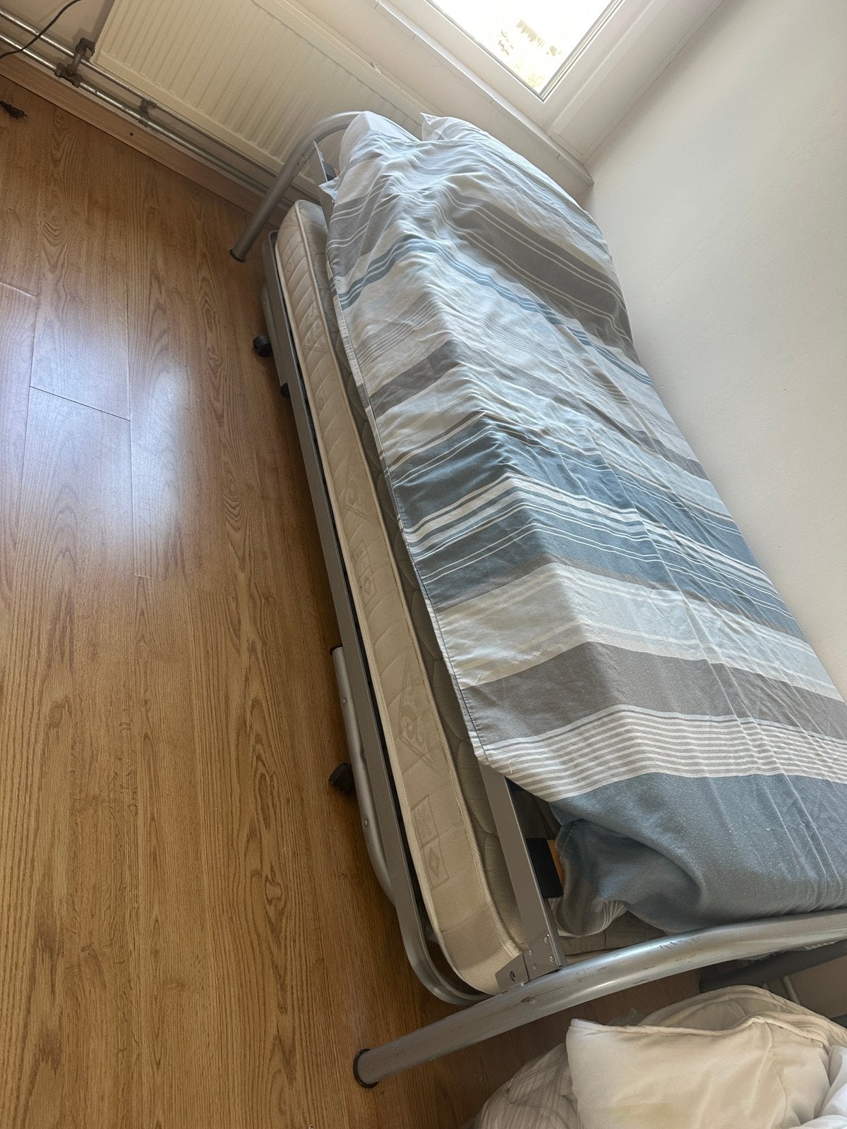 Bed uitklapbare 2 eenpersoonbedden, Ophalen, Gebruikt, Eenpersoons