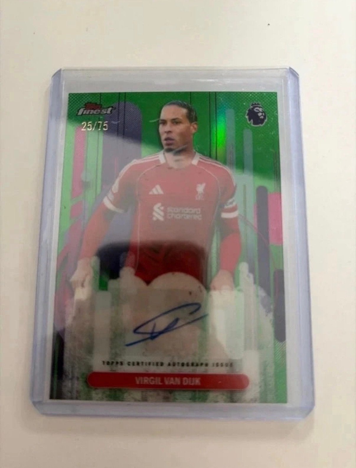 Virgil van Dijk gesigneerde kaart Topps Finest 25/75, Verzamelen, Ophalen of Verzenden, Zo goed als nieuw, Buitenlandse clubs