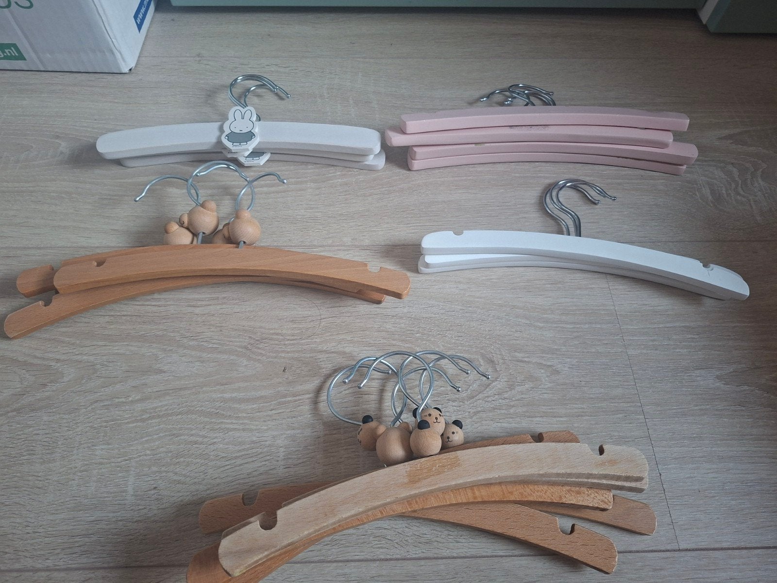 Diverse kledinghangers voor kinderen - Hout en metaal, Ophalen of Verzenden, Gebruikt, Hout, Kinderen