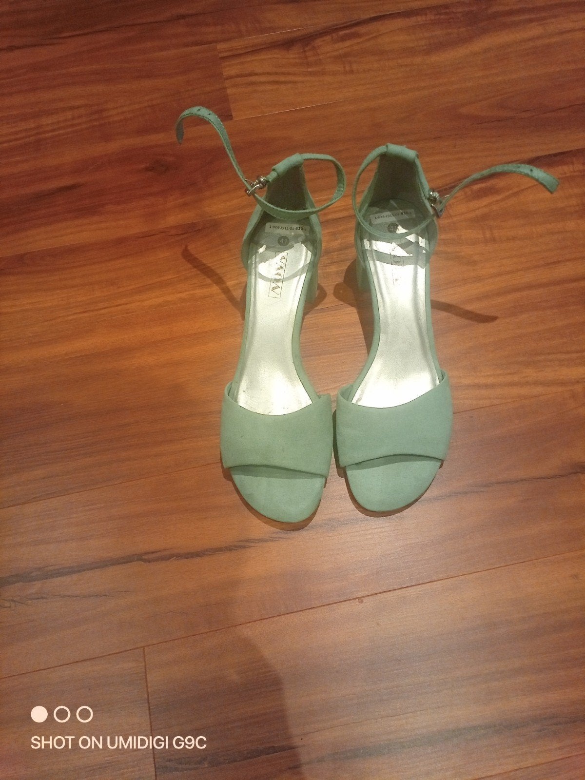 Stijlvolle mintgroene sandalen met hak op hallen in Drachten, Ophalen, Schoenen met lage hakken, Overige kleuren, Gedragen