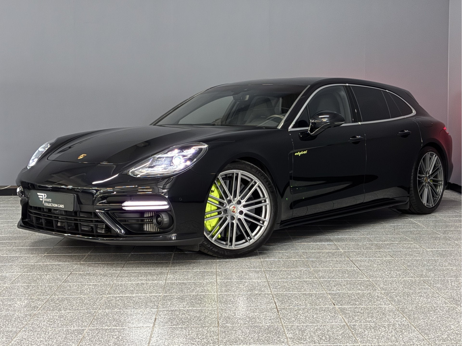 Porsche Panamera Sport Turismo 4.0 Turbo S E-Hybrid Keramisc, Automaat, Dealer onderhouden, Gebruikt, Zwart