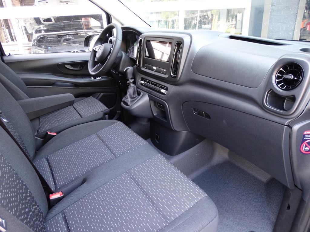Mercedes-Benz Vito 110 CDI L2 Pro, Auto's, Bestelauto's, Euro 6, 4 cilinders, Zwart, Nieuw