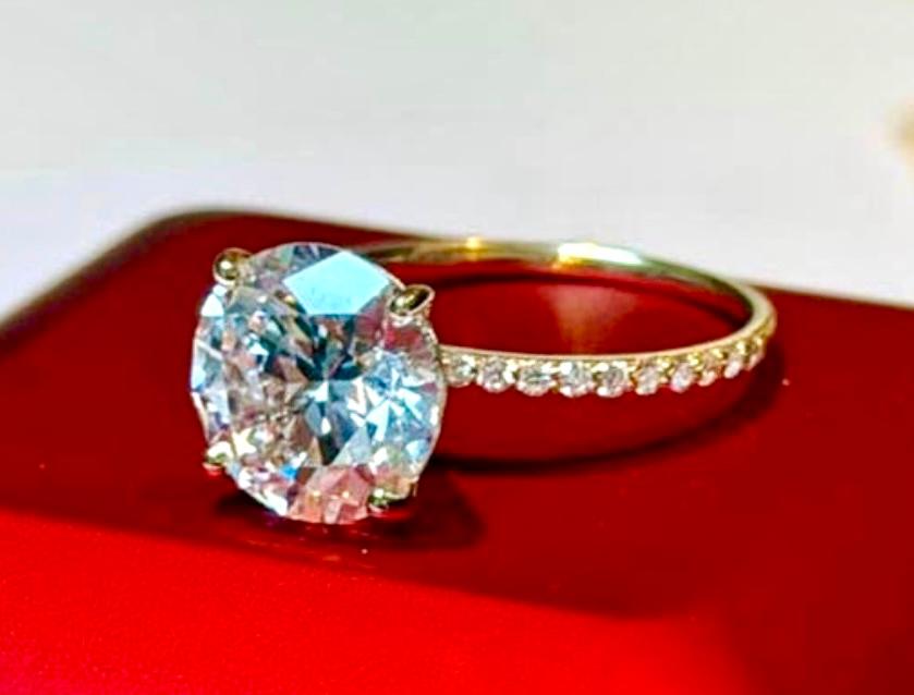 Gouden (trouw) ring met VS1 diamant van maar liefst 4.18ct!, Nieuw, Ophalen of Verzenden, 17 tot 18, Met edelsteen