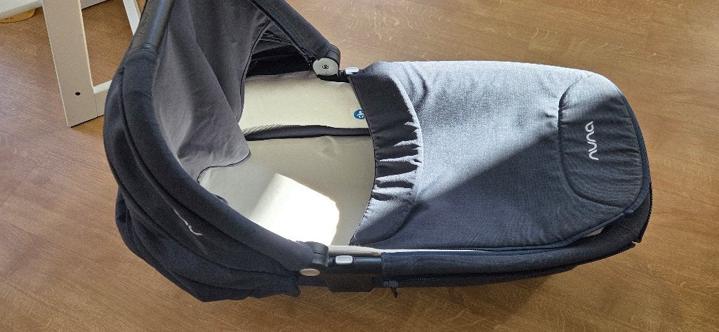 Nuna Reiswieg, Zo goed als nieuw, Met reiswieg, Ophalen, Kinderwagen