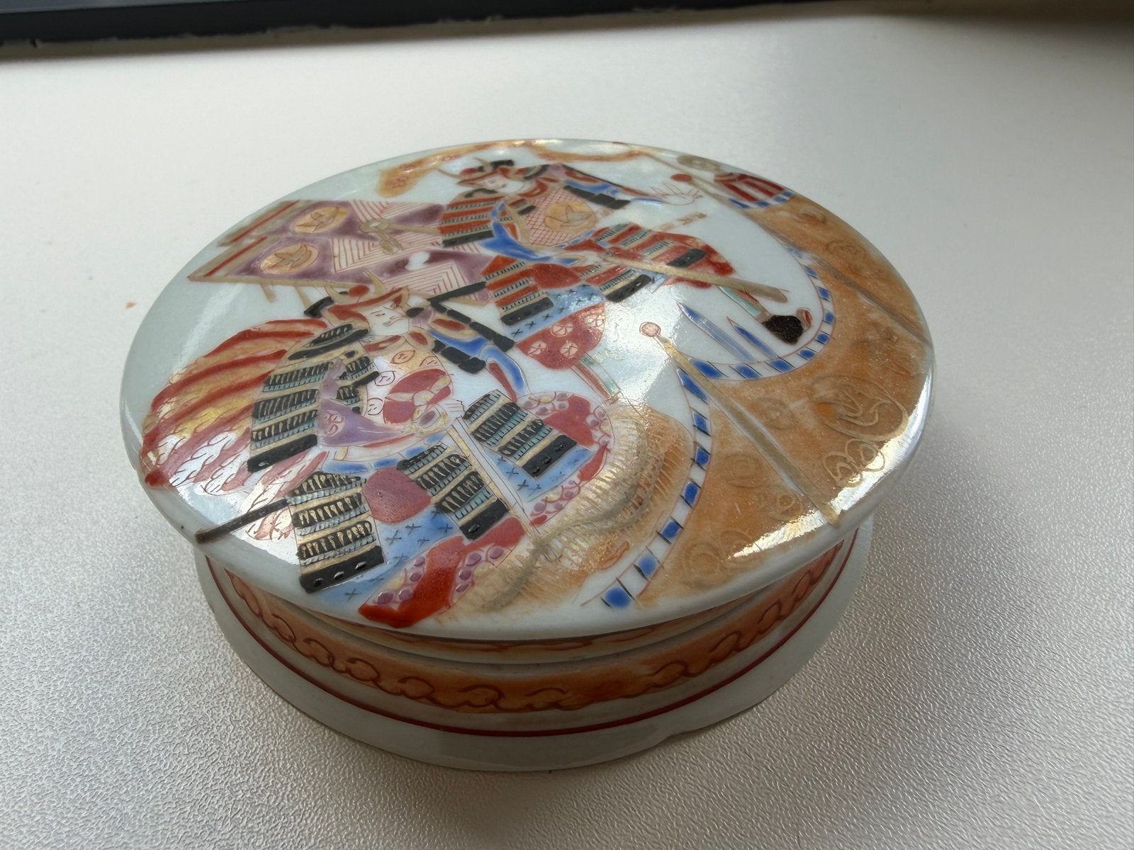 Antieke Japanse Imari porseleinen doos met samoerai, Ophalen of Verzenden