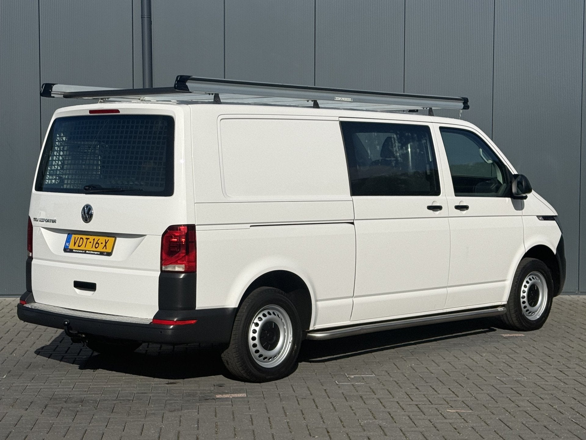 Volkswagen Transporter 2.0 TDI 150 PK / L2H1 / 1e EIG / ALUC, Auto's, Voorwielaandrijving, Gebruikt, Euro 6, 4 cilinders