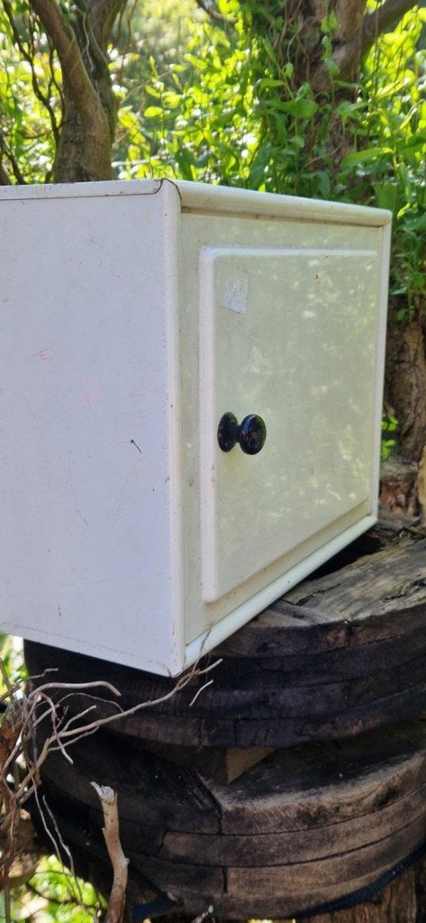 Prachtig doorleefd metalen medicijnkastje (brocante), Huis en Inrichting, Kasten | Overige, Ophalen of Verzenden, Gebruikt