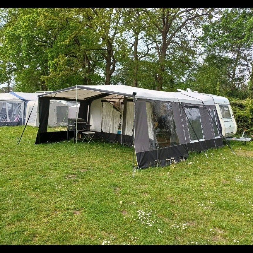 Eifelland holiday caravan, Vast bed, Rondzit, 750 - 1000 kg, Luifel