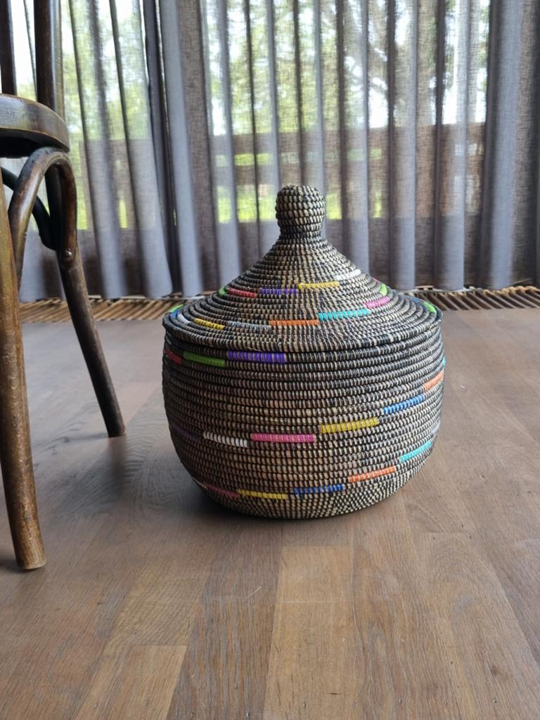 afrikaanse zeegras opbergmand tajine handgemaakt in Senegal., Ophalen of Verzenden, Rond