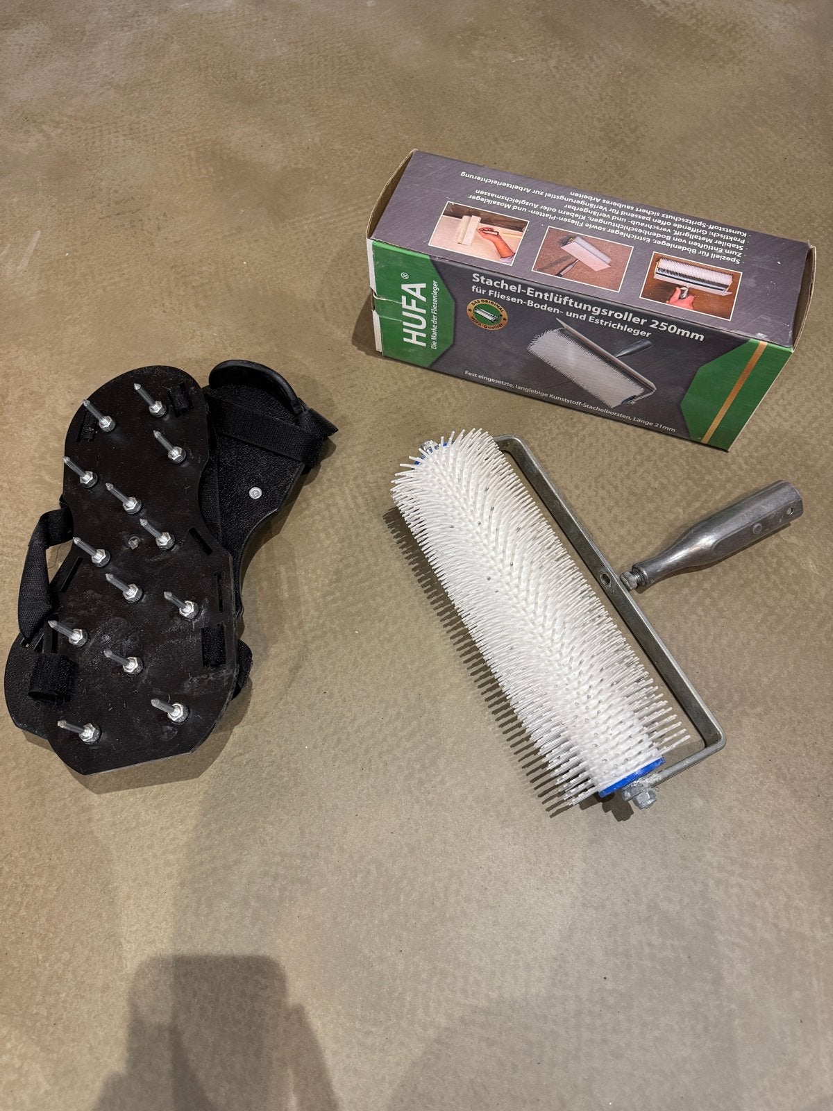 HUFA Ontluchtingsroller 250mm & Prikzolen voor Vloeren, Doe-het-zelf en Verbouw, Ophalen of Verzenden, Gebruikt, Overige typen