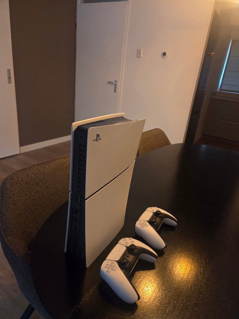 Ps5 slim met garantie bon, Spelcomputers en Games, Games | Sony PlayStation 5, Ophalen, Zo goed als nieuw, Overige genres