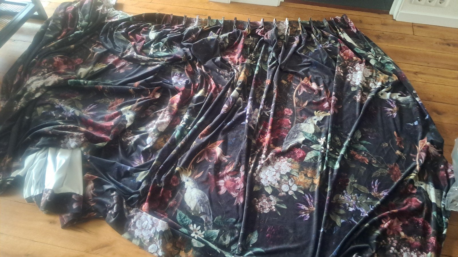 Luxe fluwelen gordijn met bloemenprint en vogels, Ophalen, Met haken, Fluweel, 306 cm