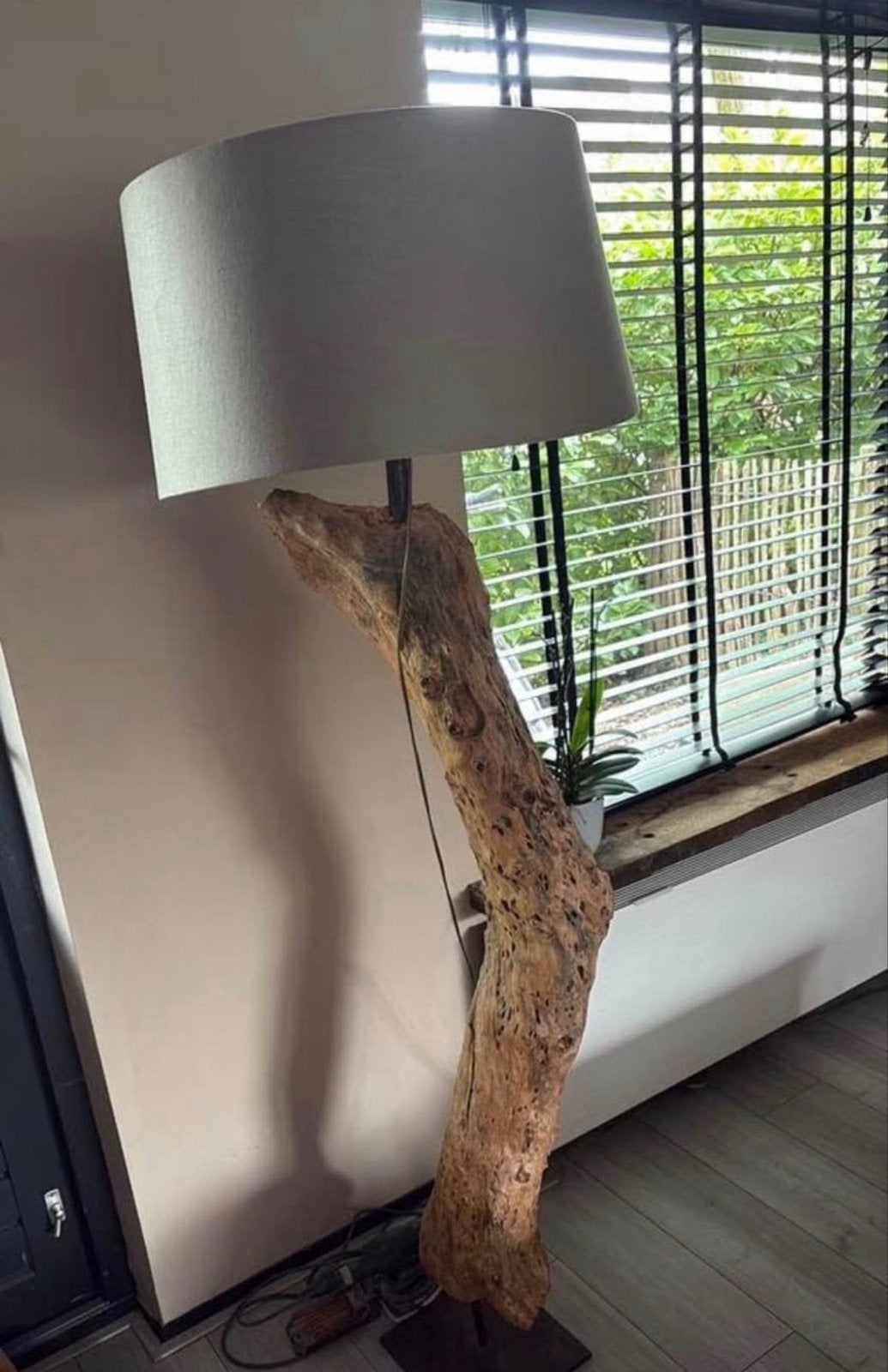 Unieke staande lamp van drijfhout met stoffen kap, Ophalen, E27 (groot), Zo goed als nieuw, 150 tot 200 cm