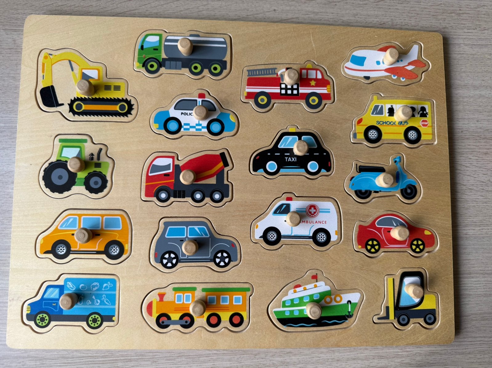 Houten grote knoppen puzzel voertuigen - New classic toys, Ophalen of Verzenden, Zo goed als nieuw