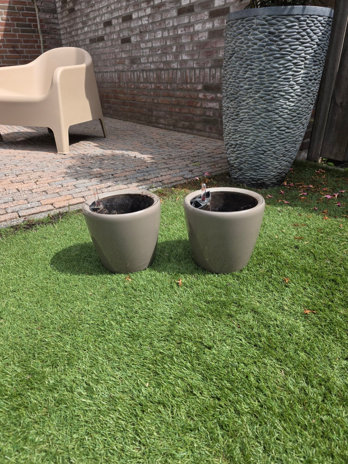 2 stuks Lechuza bloempotten / plantenpotten met watermeters, Ophalen, Kunststof, Gebruikt, Minder dan 30 cm
