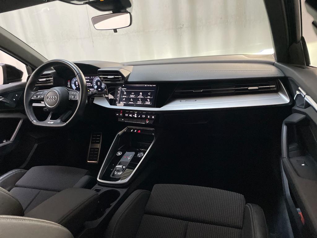 Audi A3 Limousine 30 TFSI S Edition S-Line LED Leder-Stof Na, Gebruikt, Leder en Stof, Zwart, Origineel Nederlands