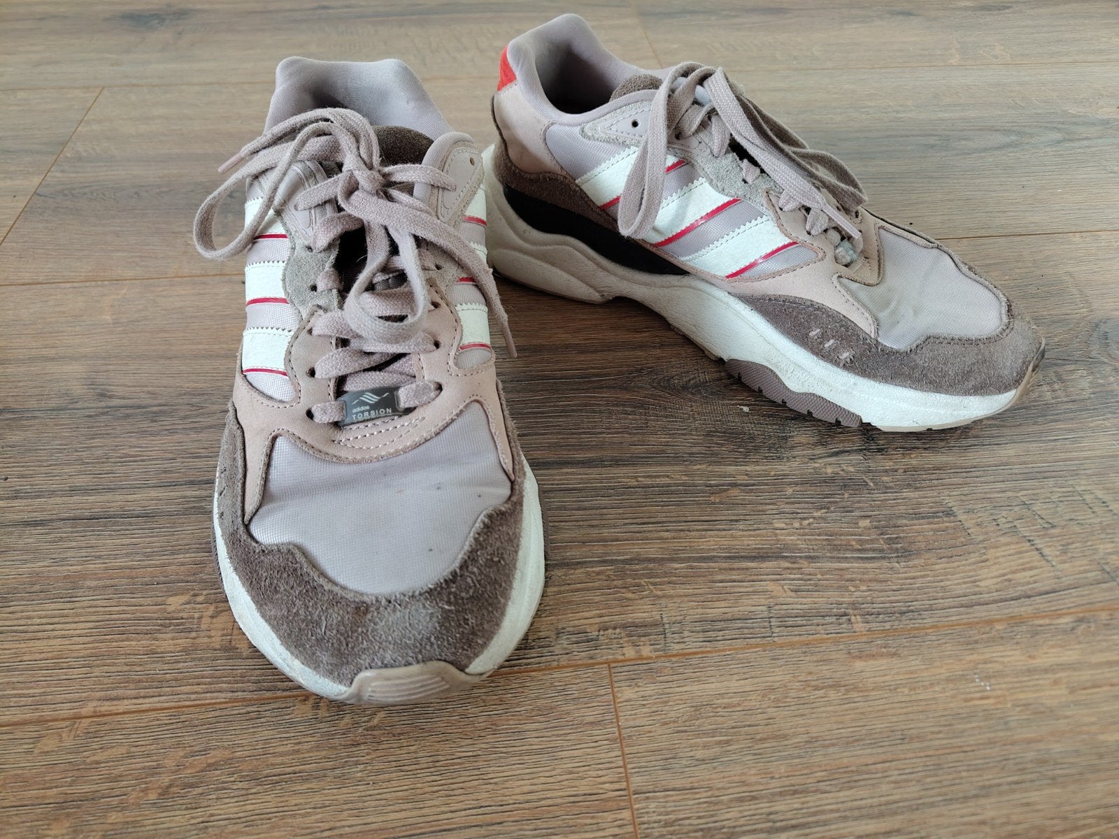 Adidas Torsion sneakers maat 42 2/3 - Gedragen, Bruin, Adidas, Ophalen of Verzenden, Sneakers of Gympen