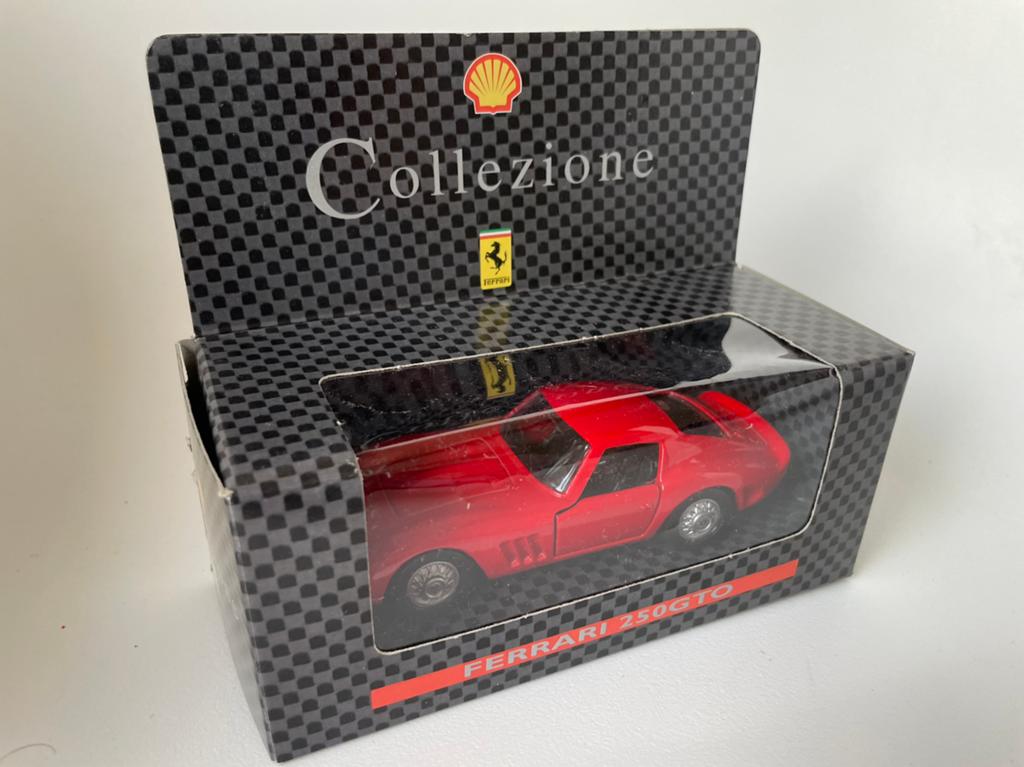 model Ferrari 250gto 250 gto, rood, Maïsto, 1/38, Hobby en Vrije tijd, Modelauto's | 1:32, Ophalen of Verzenden, Zo goed als nieuw
