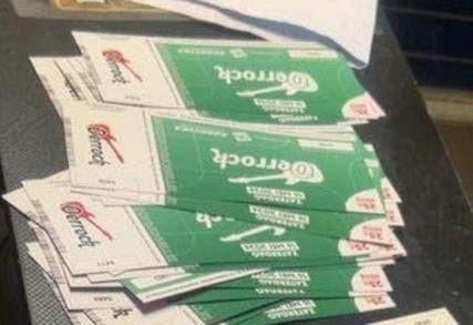 Oerrock zaterdag kaarten te koop, Drie personen of meer, Mei