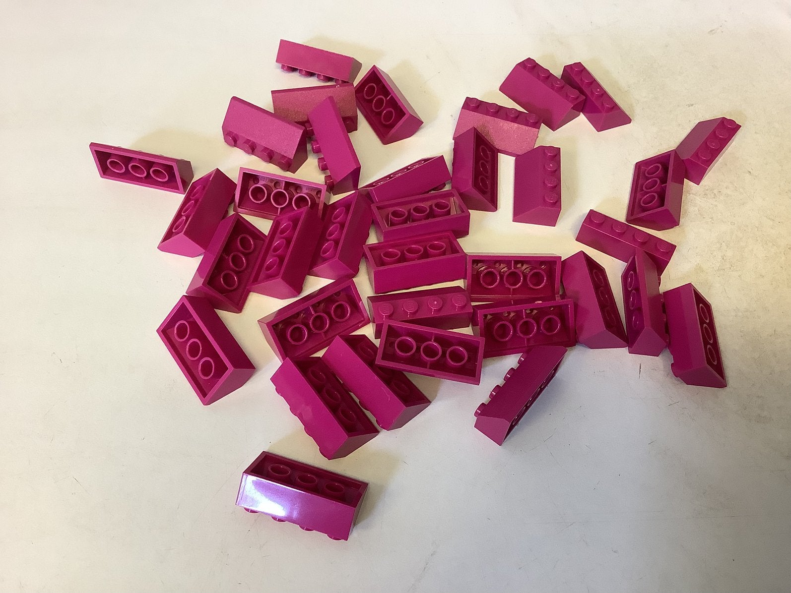 Lego dakpan 45 2x4 magenta, Ophalen of Verzenden, Gebruikt, Losse stenen, Lego