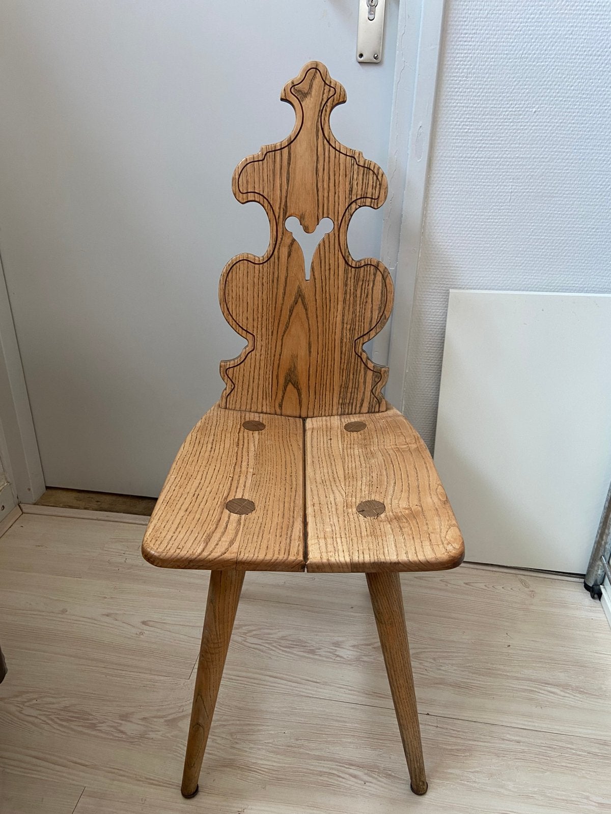 Tiroler handwerk Stuhl, Ophalen, Gebruikt, Traditioneel Handwerk, brutalisme, landelijk, design, Bruin