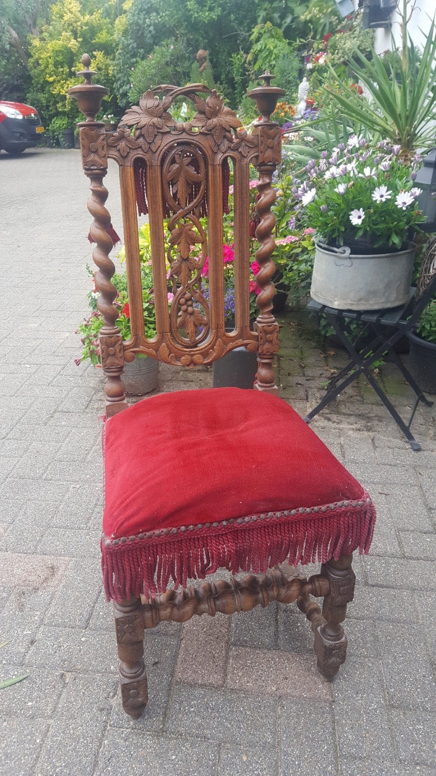 Antieke stoel met rood fluwelen zitting en houtsnijwerk, Ophalen of Verzenden