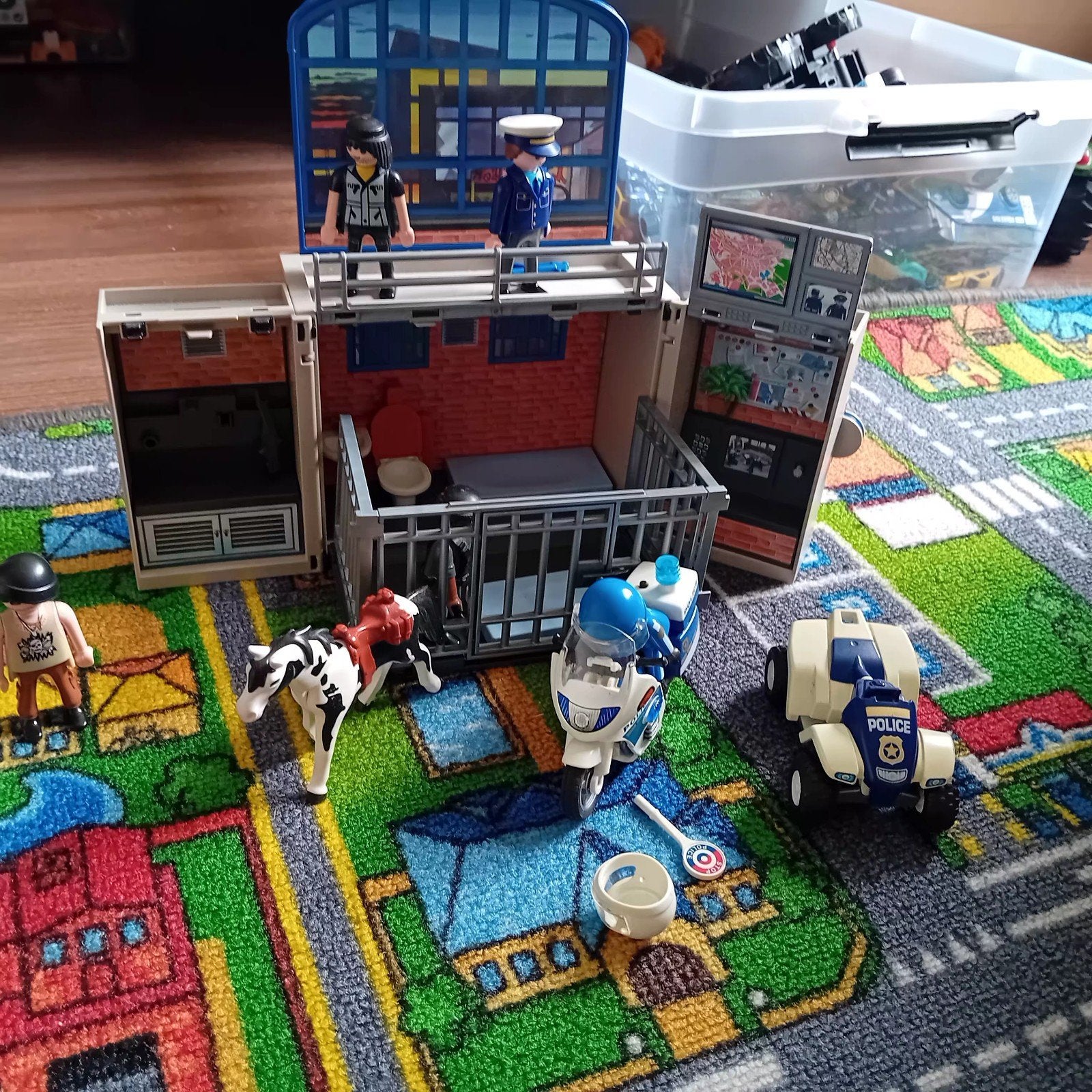 Playmobil gevangenis, Ophalen