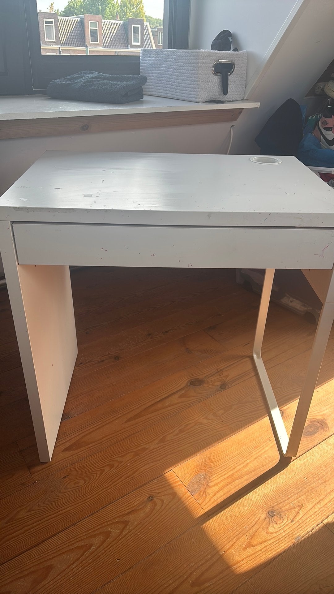 Ikea bureautje, Huis en Inrichting, Bureaus, Gebruikt, Spaanplaat of MDF, IKEA, 75 cm