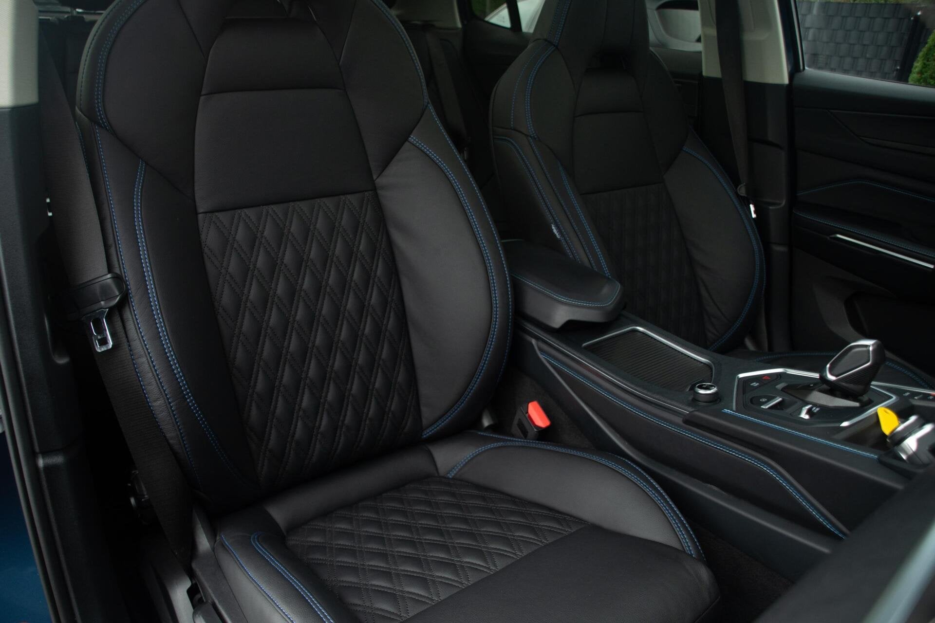 Lynk & Co 01 1.5 | Leder | Pano | DAB | Sfeerverlichting, Auto's, Met garantie (alle), Blauw, 120 €/maand, Bedrijf