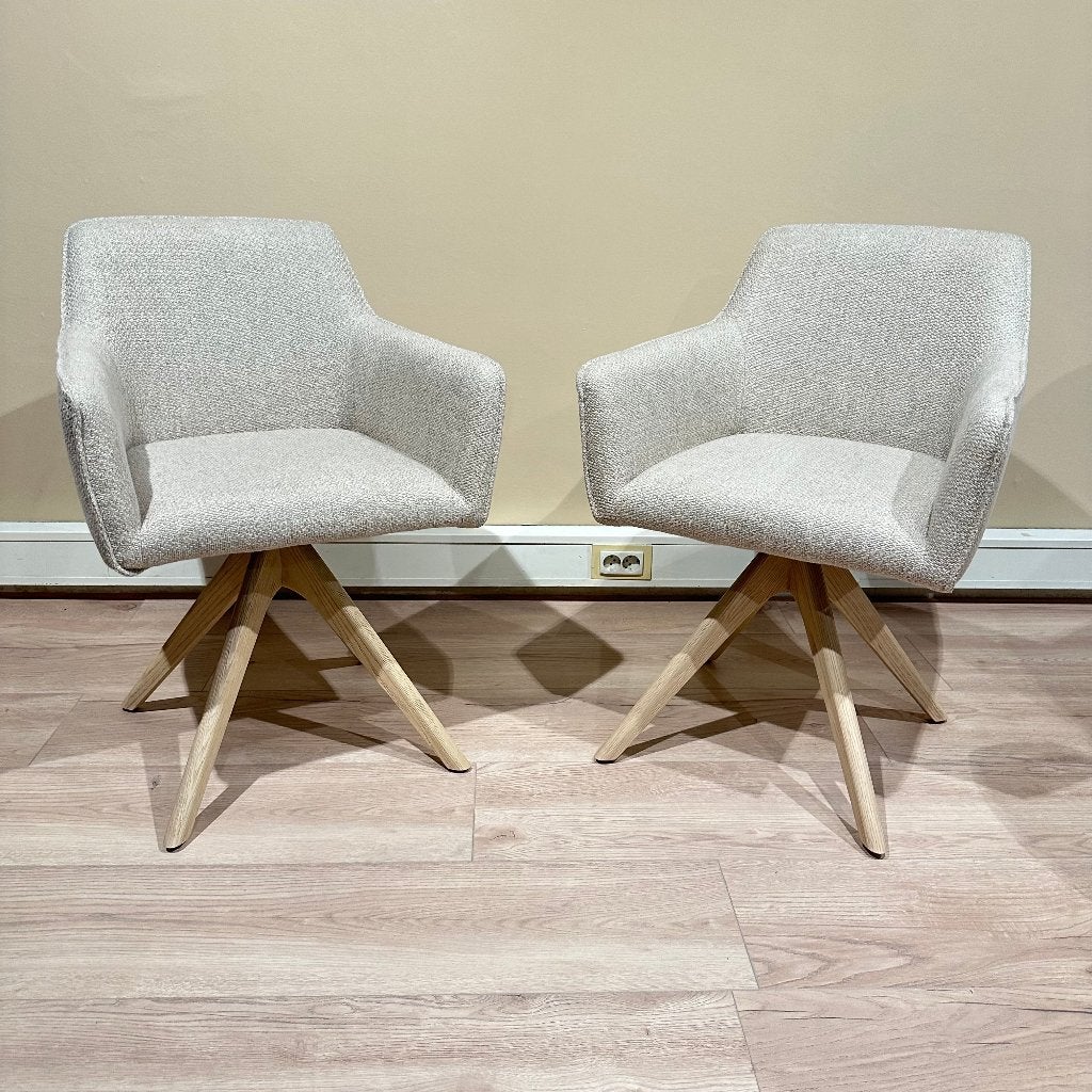 Beige eetkamerstoel Hofu - revolve oak bleached 40% korting, Twee, Overige kleuren, Nieuw, Ophalen of Verzenden
