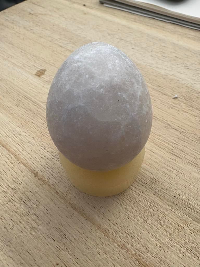 Albasten ei op voetje - Decoratief object, Ophalen of Verzenden, Mineraal
