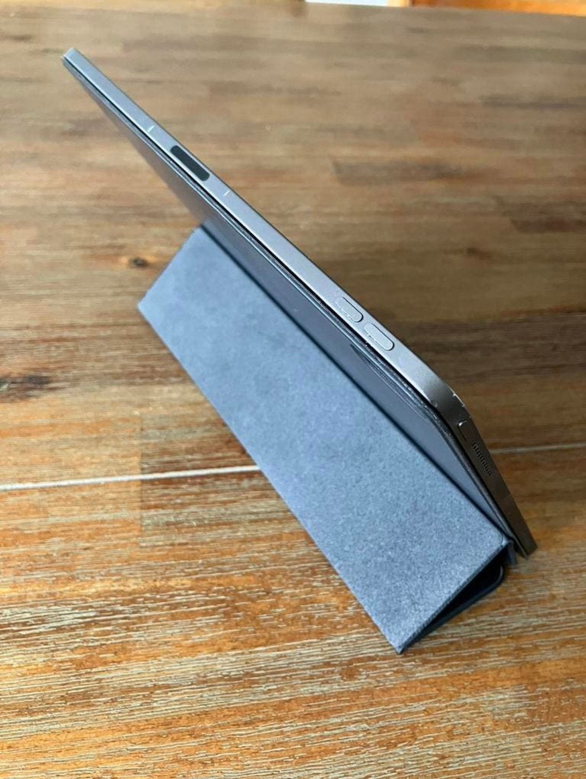 Apple bookcover smartfolio iPad 11 inch zwart / grijs, 11 inch, Bescherming voor- en achterkant, Ophalen of Verzenden, Zo goed als nieuw