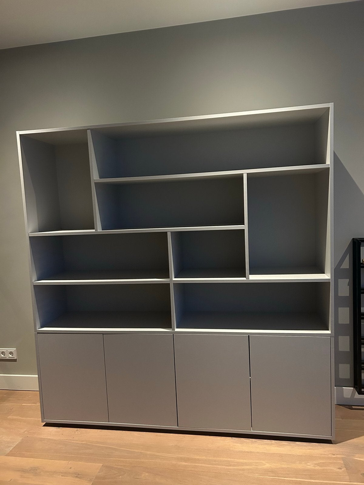 Goossens buffetkast Madrid, Ophalen, 200 cm of meer, 150 tot 200 cm, Zo goed als nieuw