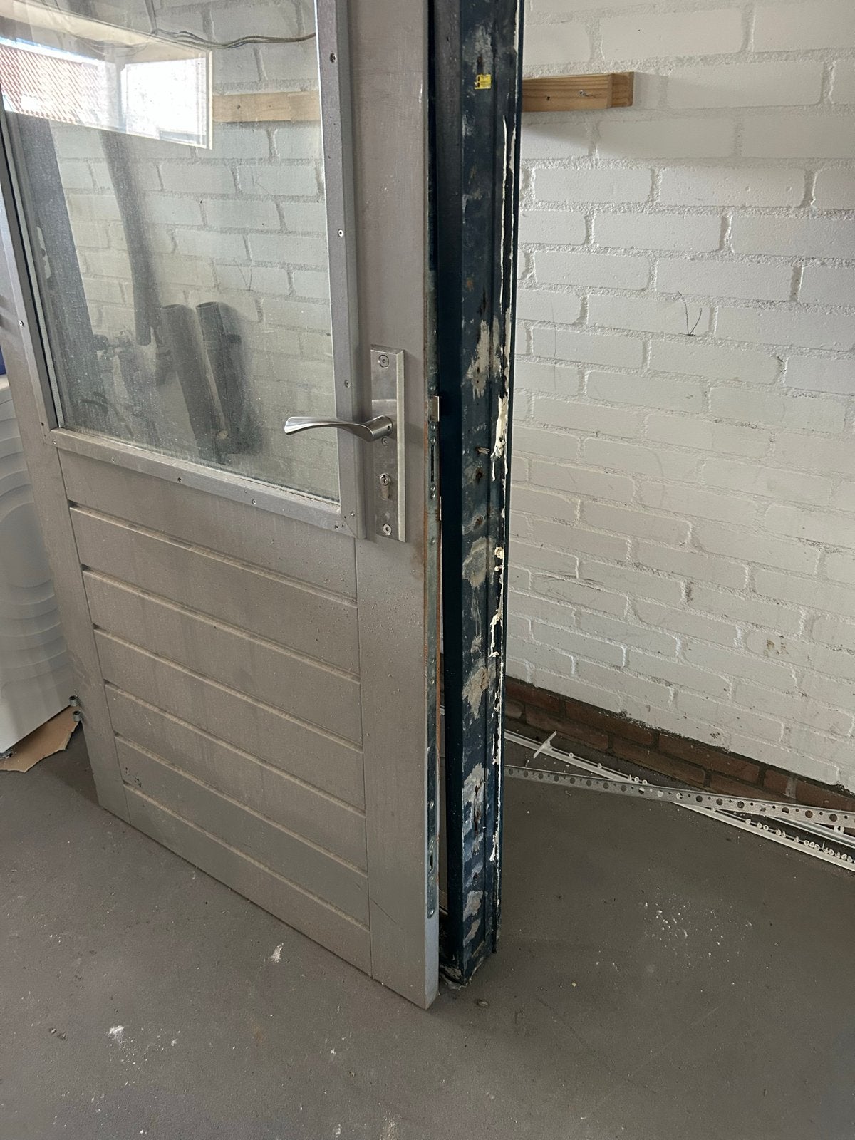 Nette hardhouten buitendeur met kozijn en 3-puntsslot, Ophalen, Gebruikt, 80 tot 100 cm, Buitendeur