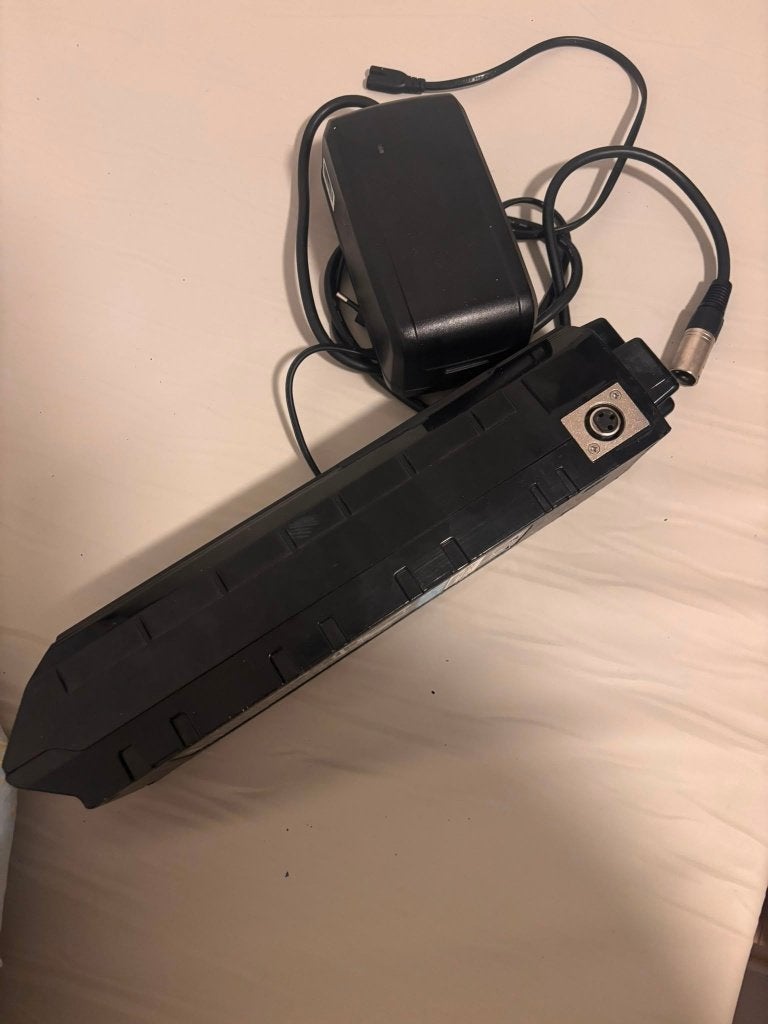 Giant Energypak 500 (OPLADER), Fietsen en Brommers, Ophalen of Verzenden, Zo goed als nieuw