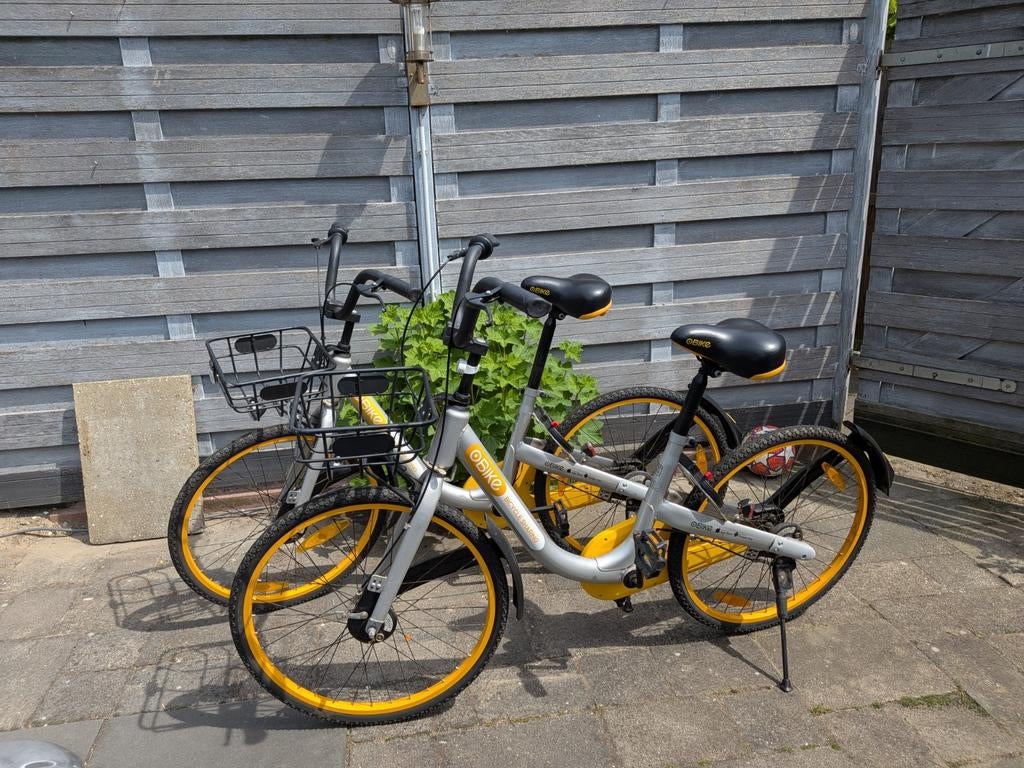 2 Obike Stadsfietsen met Mandje en Verlichting, Fietsen en Brommers, 47 tot 50 cm, Zo goed als nieuw, Trommelrem, Ophalen