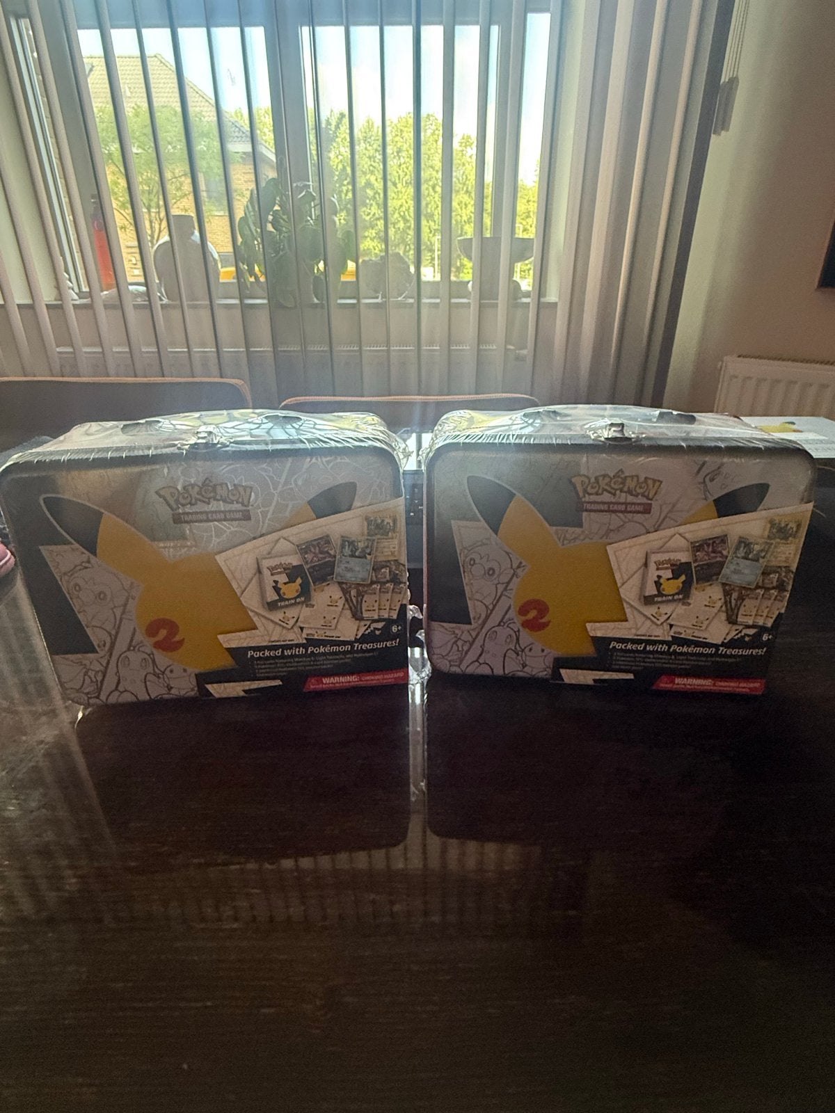 2x Pokémon Celebrations Collector Chest (nieuw), Ophalen of Verzenden, Nieuw, Overige typen