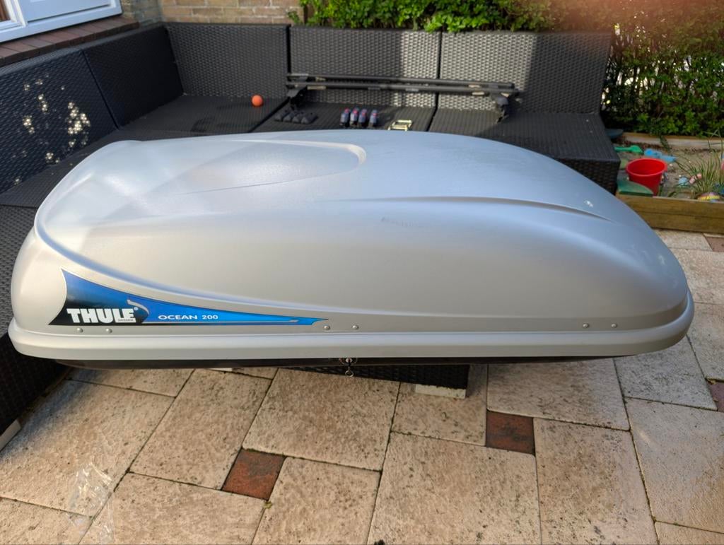 Thule Ocean 200 dakkoffer + dakdragers + sleutel – complete, Auto diversen, Ophalen