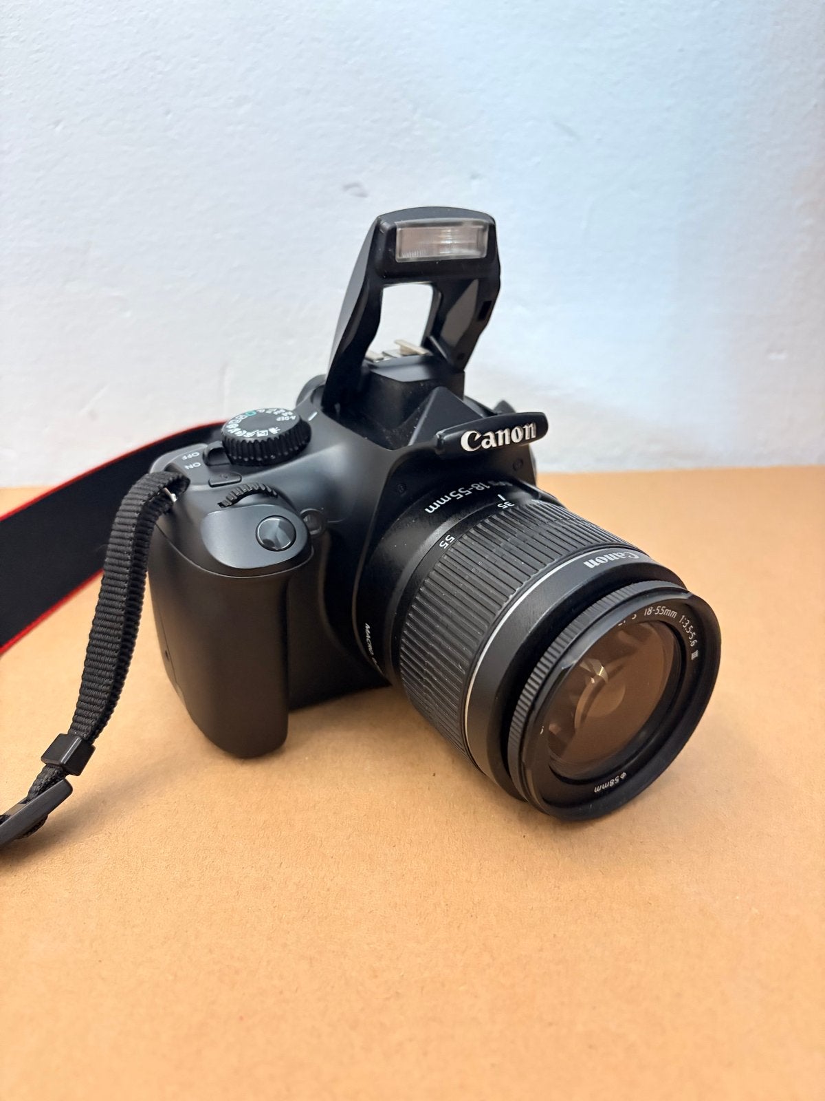 Canon EOS 1100D Spiegelreflexcamera met 18-55mm lens, Audio, Tv en Foto, Fotocamera's Digitaal, Ingebouwde flitser, Gebruikt, Spiegelreflex