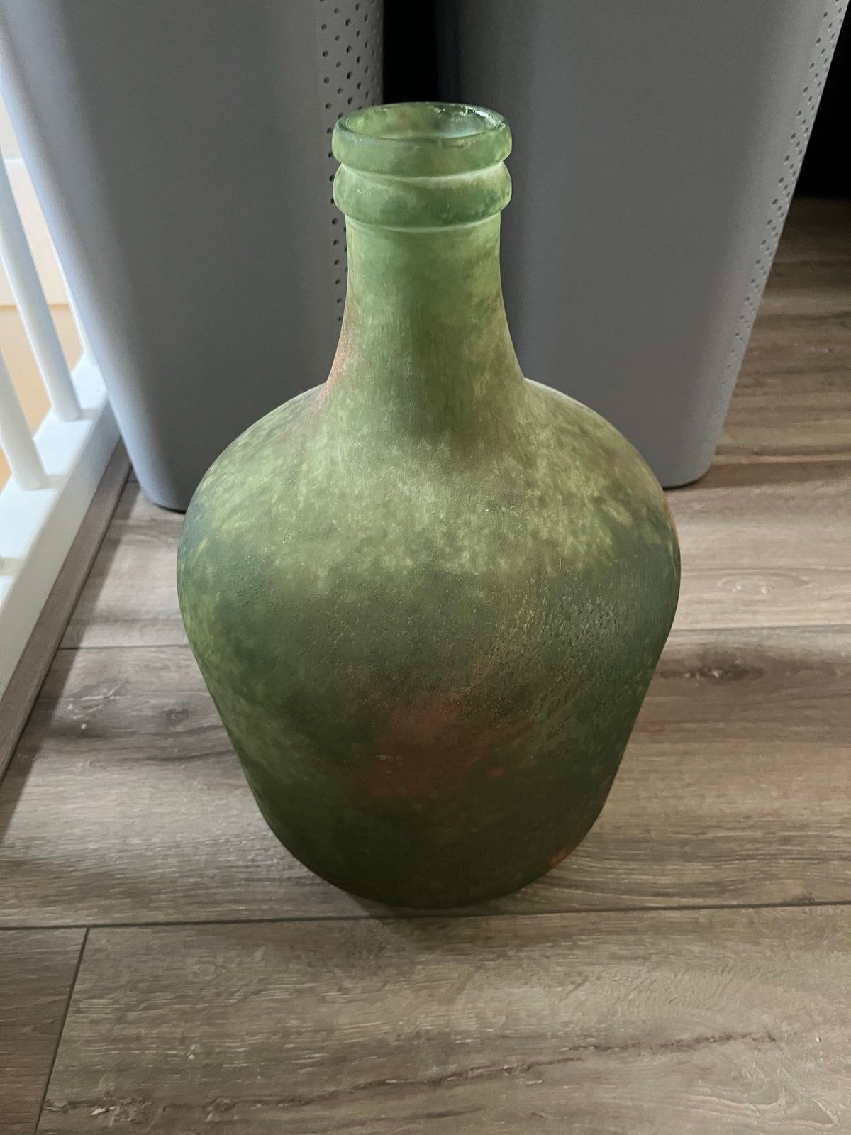 Decoratieve groene glazen fles zo goed als nieuw, Ophalen