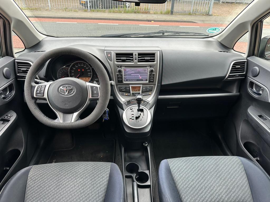 Toyota Verso-S 1.3 VVT-i Aspiration / Camera / Navi / AUT /, Euro 5, Stof, Gebruikt, 4 cilinders