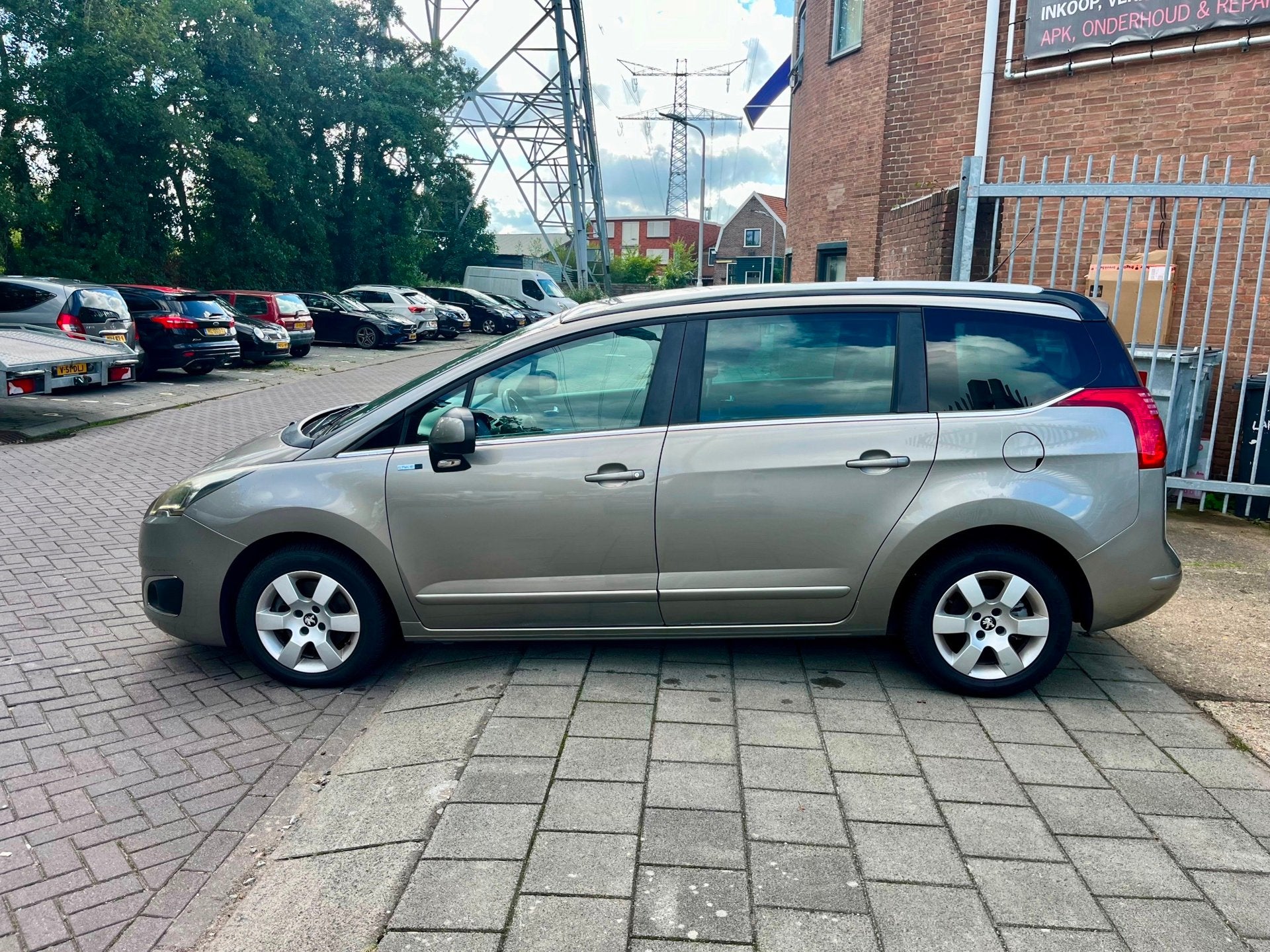 Peugeot 5008 1.2 PureTech Style 5p., Voorwielaandrijving, 745 kg, Gebruikt, Euro 6